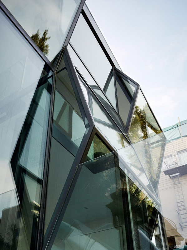 glass house zigzags into san francisco landscape 2 Glass house zigzags its way into the San Francisco landscape
