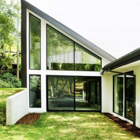 Glazed House Extension – Modern California Home Makeover