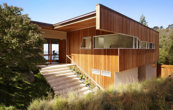 Modern Hillside House Rules the Hills in Berkeley, CA