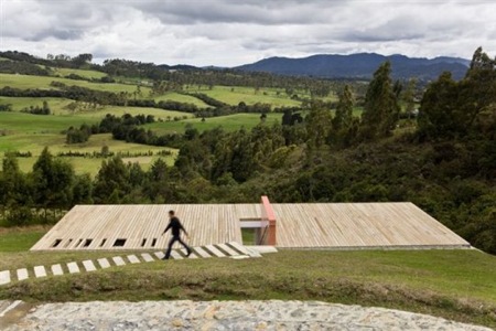 hillside-home-contemporary-colombia-1.jpg