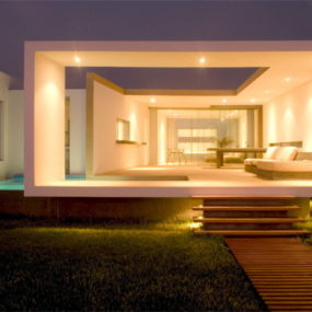 Small Beach House – Cool Cut-Out Design in Peru