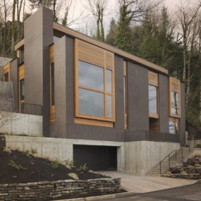 Modern Mountainside House in Portland, Oregon