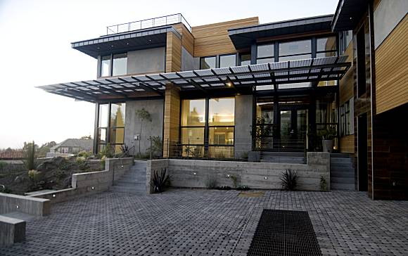 marigardo house 2 Modern, Sustainable House Goes for the Platinum   Marigardo House by Plumbob in Northern California