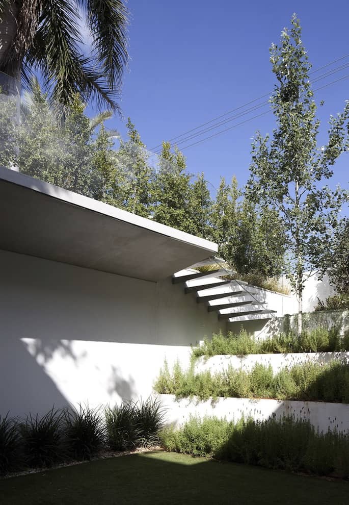 minimal-house-with-hangar-style-rear-facade-5-outdoor-steps.jpg