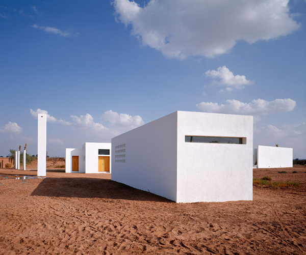minimalist-pool-house-marrakech-1.jpg
