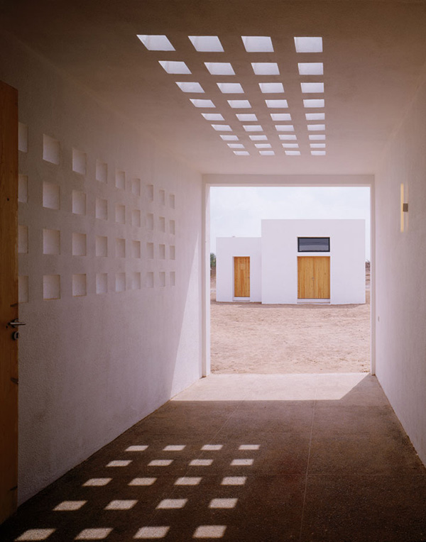 minimalist pool house marrakech 9
