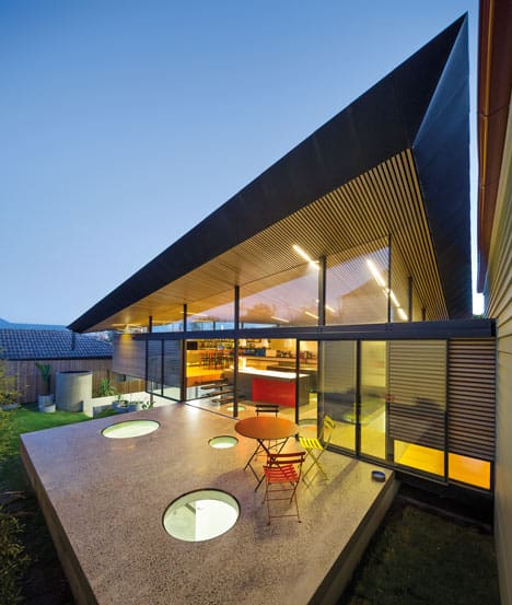 modern-angular-extension-to-edwardian-cottage-style-house-9.jpg