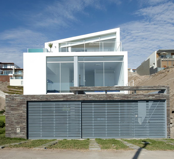 modern-geometric-house-with-spiral-stair-6.jpg