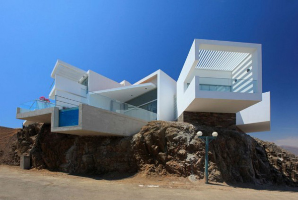 modern waterfront home designs 1 Modern Waterfront Home Designs: Architectural Star in Peru