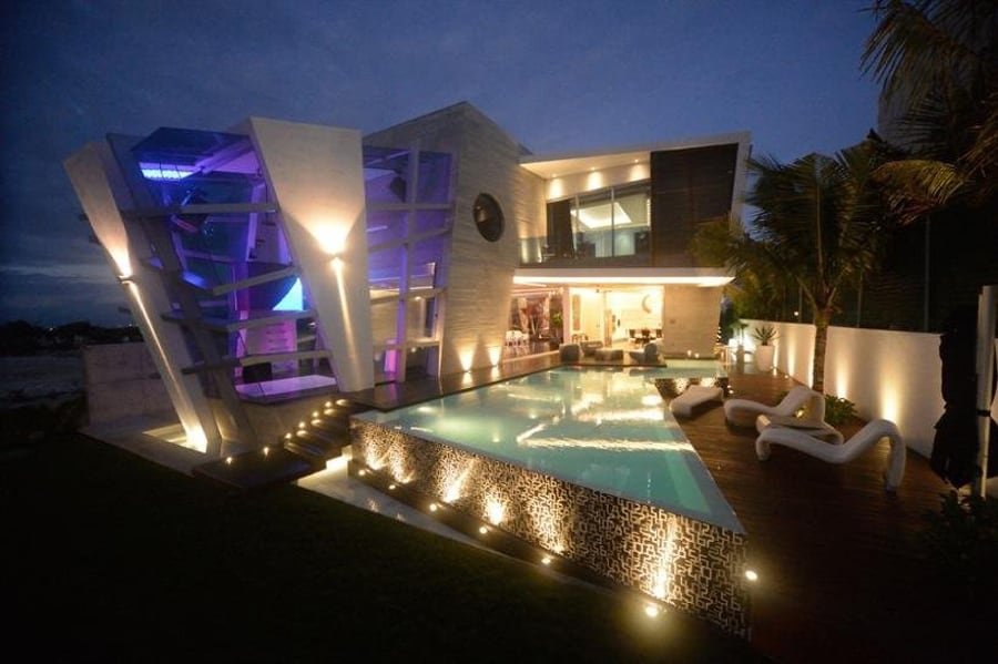modernist mexican house with abstract shape and exciting lighting 15