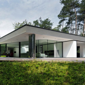 Netherlands Glass House with Future-Forward Flair