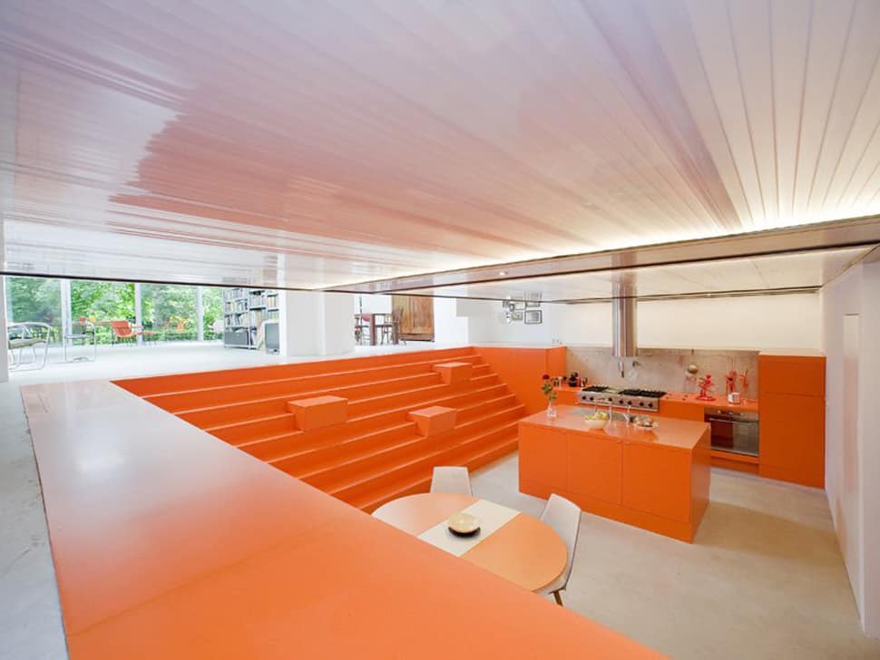 netherlands house with dugout level and floating lightbox inside 2