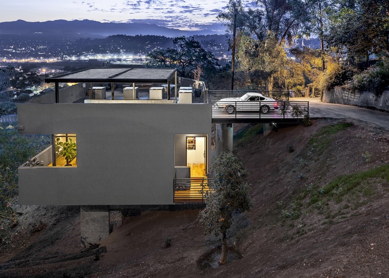 Relaxing Hillside Echo Park Home With Rooftop Carport
