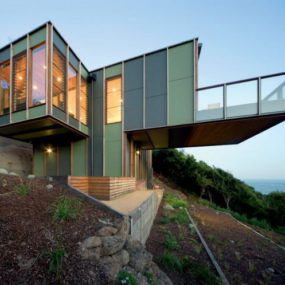 A Modern, Modular House Embraces Outdoor Living in Victoria, Australia