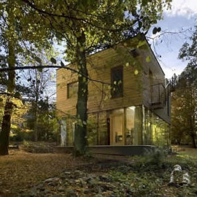 Wonderful Wooden House Design in Czech Republic Invites Nature and Company