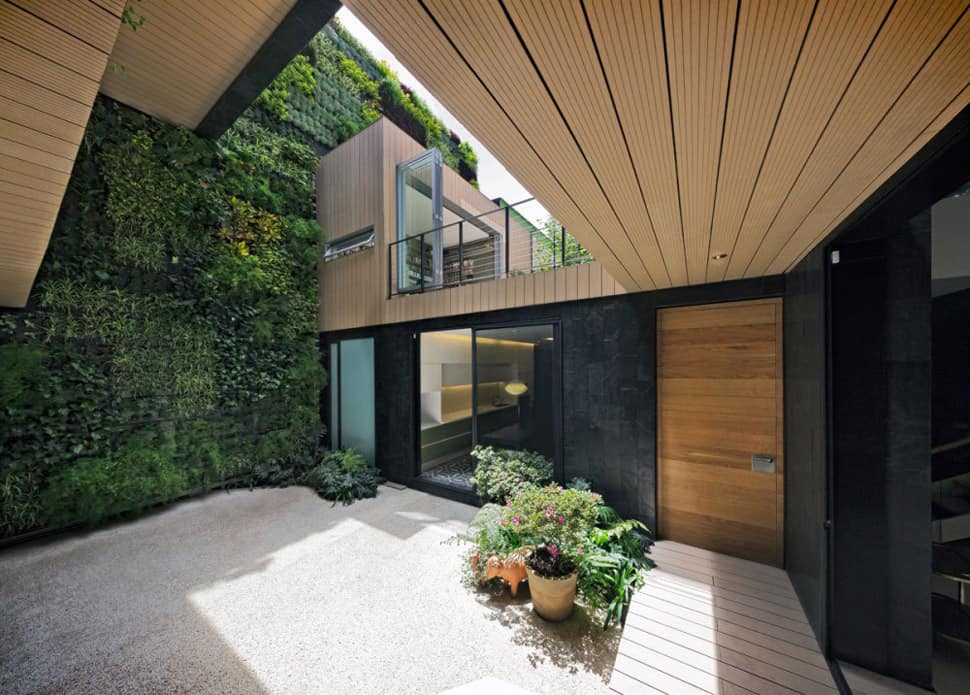 sustainable house with green wall and over 4000 plants 8