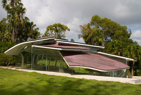 sydney leaf house 2 Modern Australian Architecture   Leaf House mimics terrain