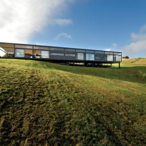 Truss-Style New Zealand Glass House With Complex Interior