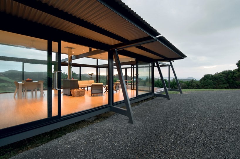 truss style new zealand glass house with complex interior 6 glass wall