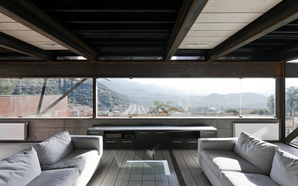 twelve-shipping-containers-combined-into-a-modern-mountain-house-13.jpg