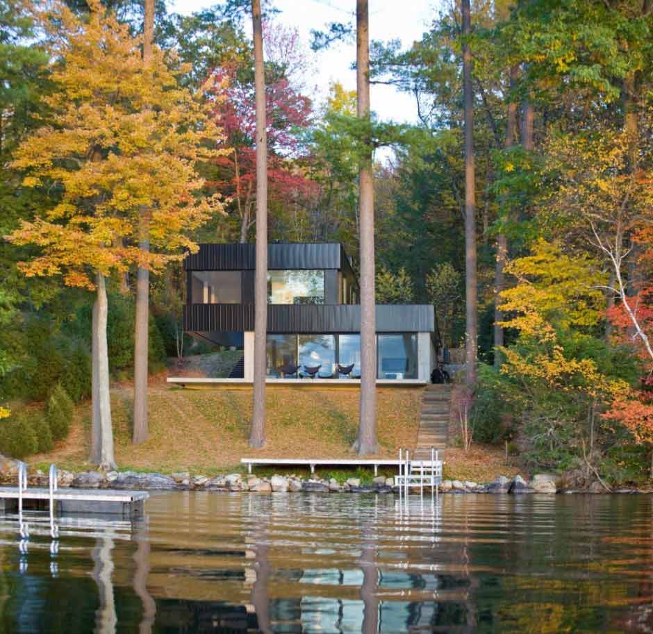 two part cantilevered lake house 1