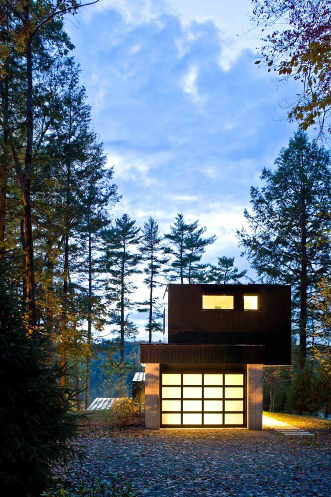 two part cantilevered lake house 20
