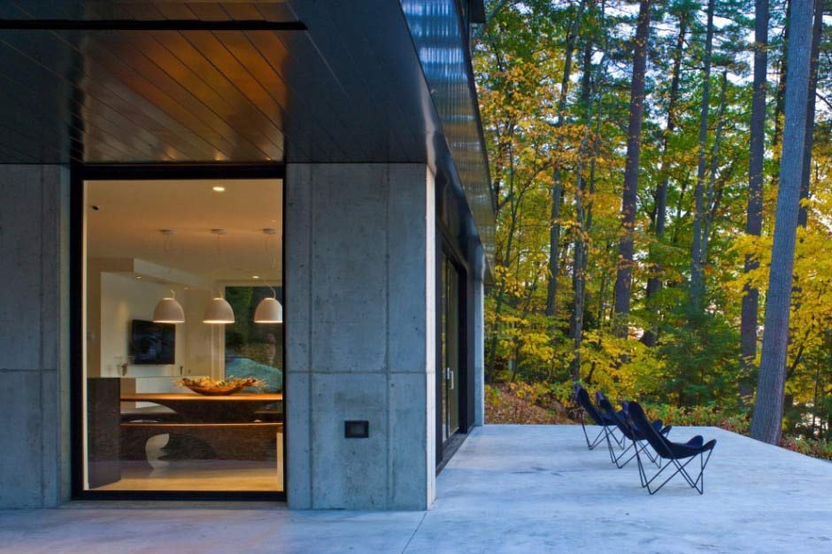 two part cantilevered lake house 7