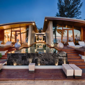 Ultimate Ultramodern Seaside Getaway Villa With Restaurant