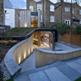 Victorian Home in London Gets Curvaceous, Bodacious Extension