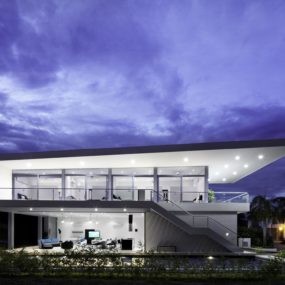 Oversized Roof House Designed for Entertaining