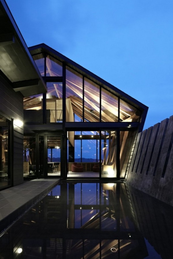 wood-and-glass-house-with-ocean-and-mountains-for-neighbors-8.jpg