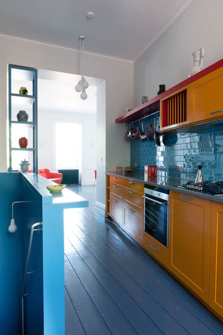 vibrant colour vignettes vamp up georgian apartment 2 kitchen