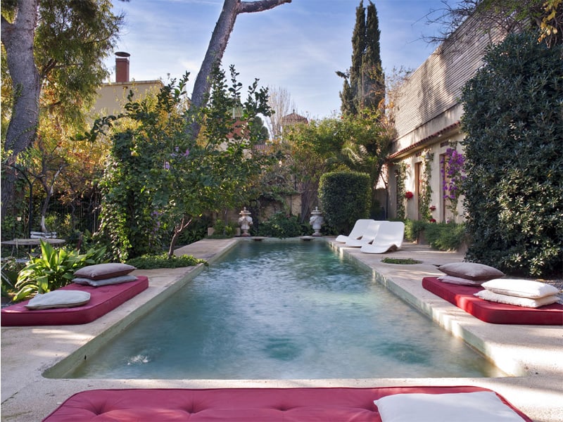 incredible-mediterranean-style-pool-space-by-maria-llado-1.jpg