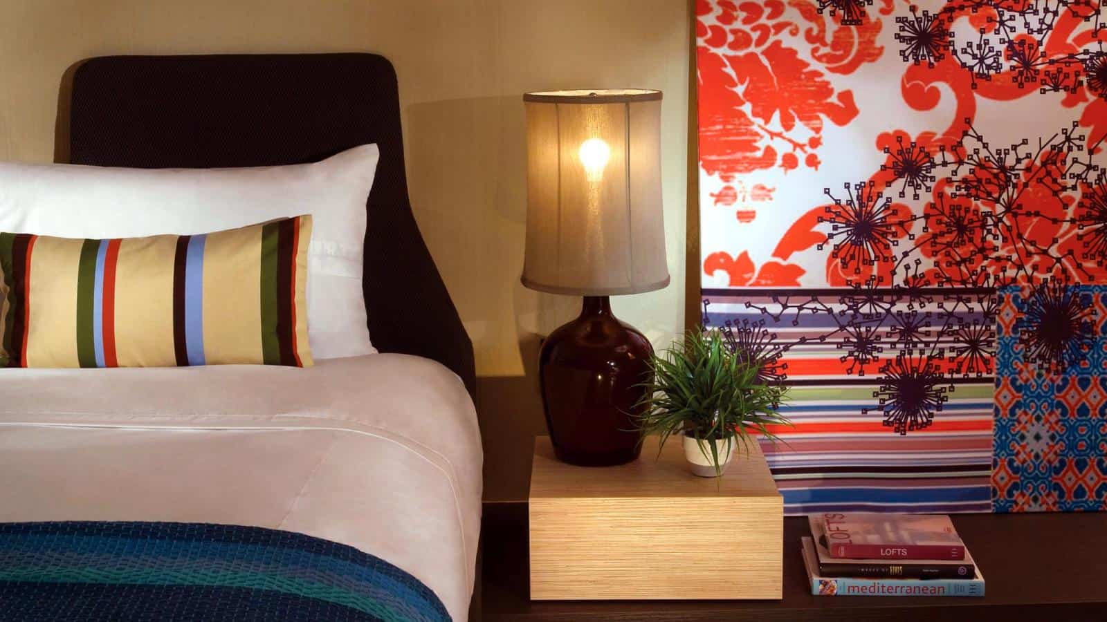 bold colour natural materials cozy interiors 22 bed