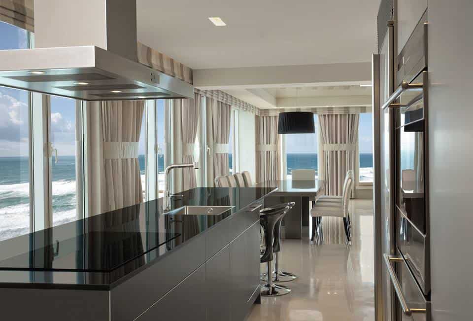 contemporary-apartment-overlooking-sea-cozy-luxurious-5-kitchen.jpg