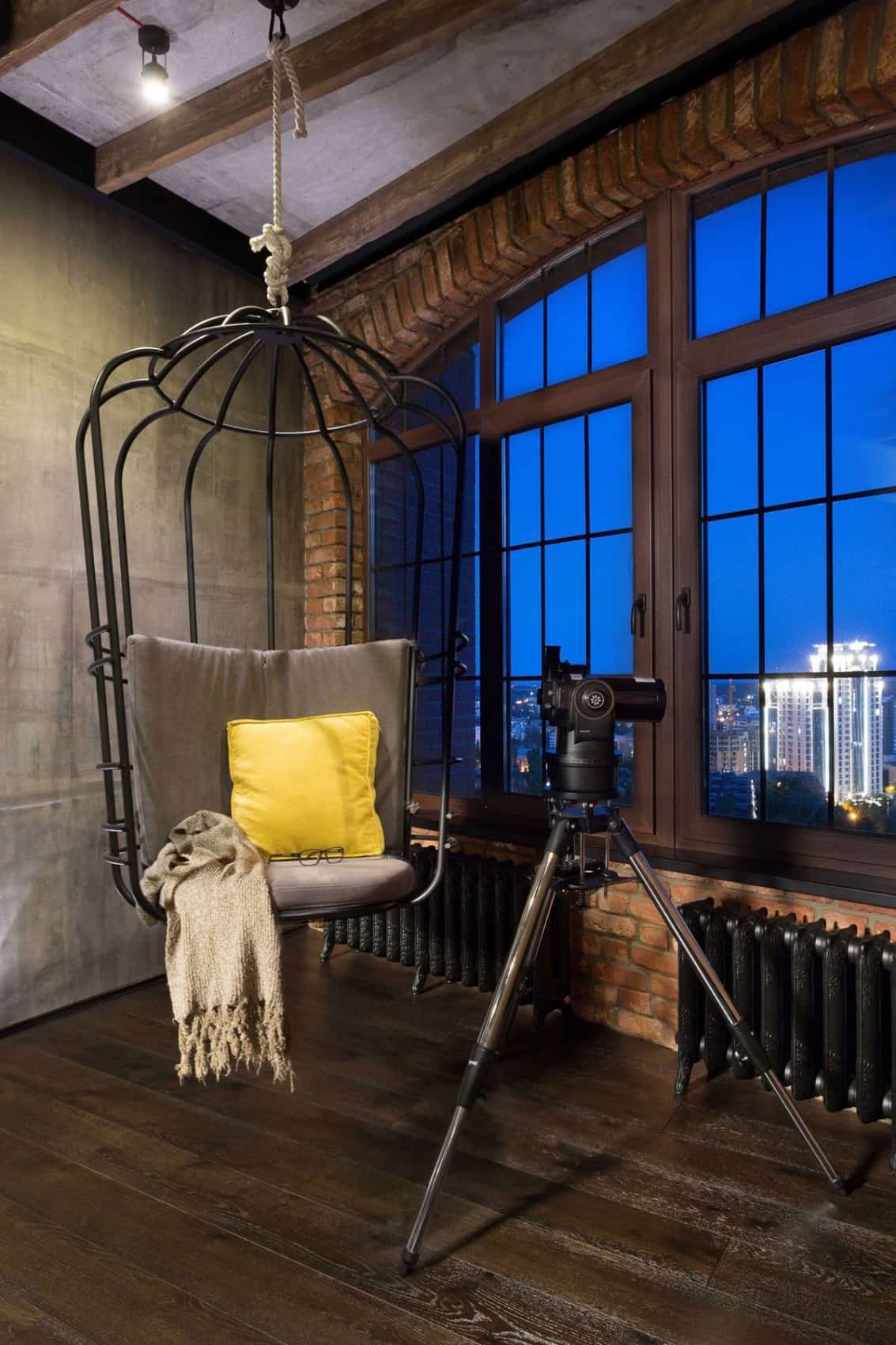Warehouse Style Loft with Stunning Visual Appeal