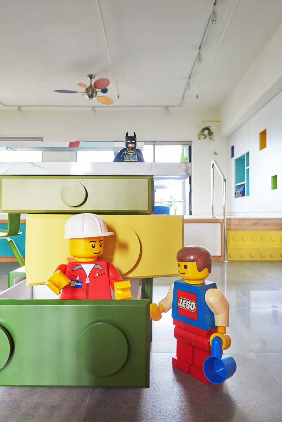 11-apartment-renovation-references-lego-modules-every-room.jpg