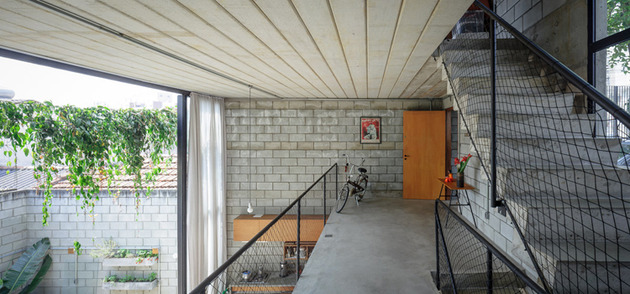 outside-inside-house-by-terra-e-tuma-arquitetos-associados-5.jpg
