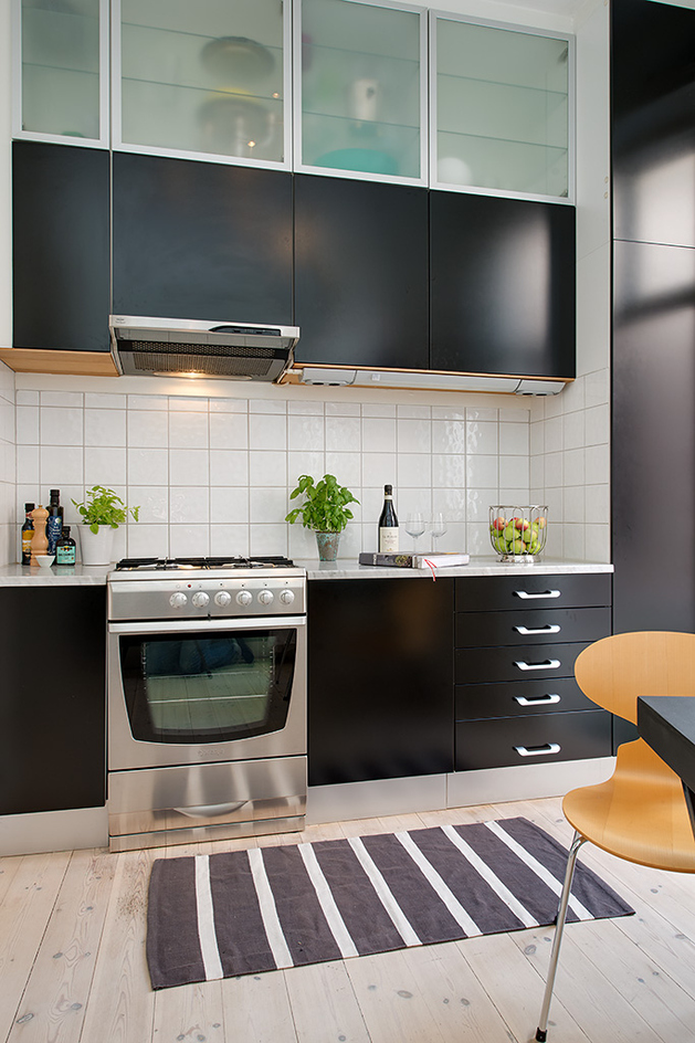 renovated-heirloom-apartment-original-details-modern-decor-8-kitchen.jpg