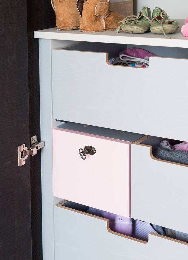 3-whimsical-doors-drawers-cubby-creations-karhard-architektur-2-closet.jpg
