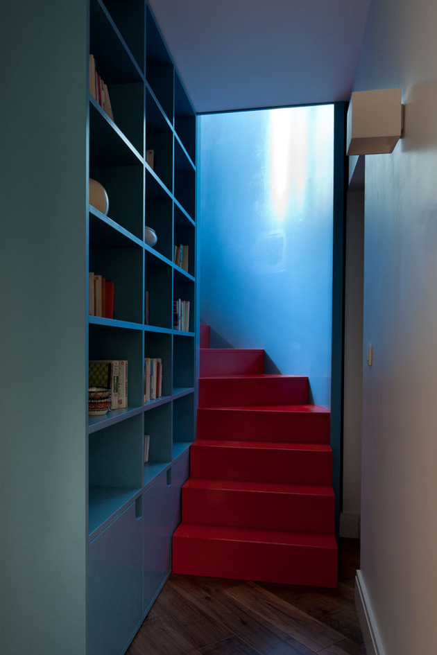 vibrant-colour-vignettes-vamp-up-georgian-apartment-3-stairs.jpg