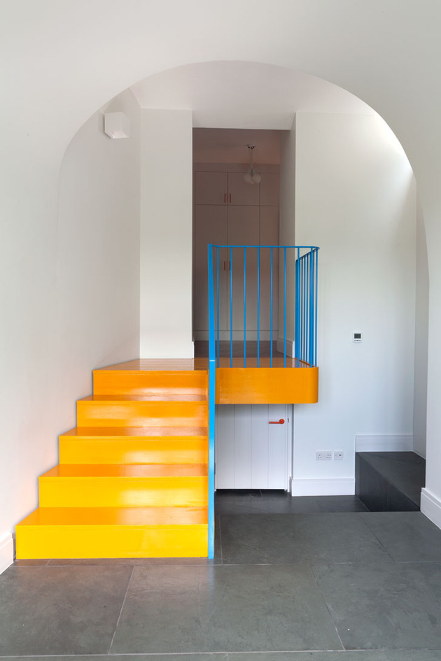 vibrant-colour-vignettes-vamp-up-georgian-apartment-9-steps.jpg