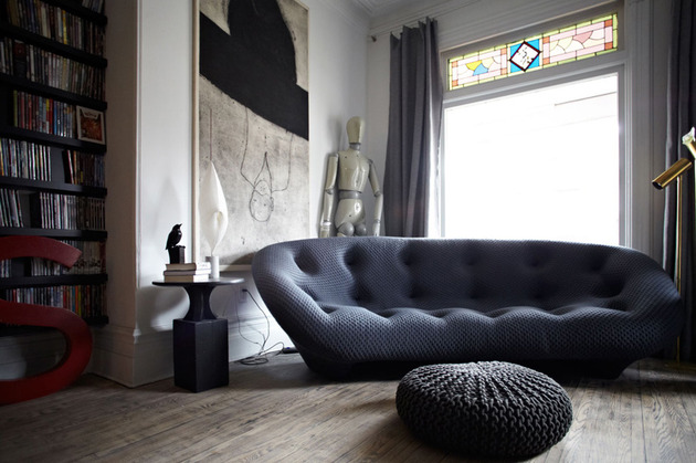 retro-modern-house-with-black-and-white-interior-palette-3.jpg