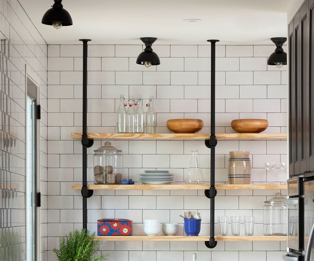 clean-simple-farmhouse-style-kitchen-design-3.jpg