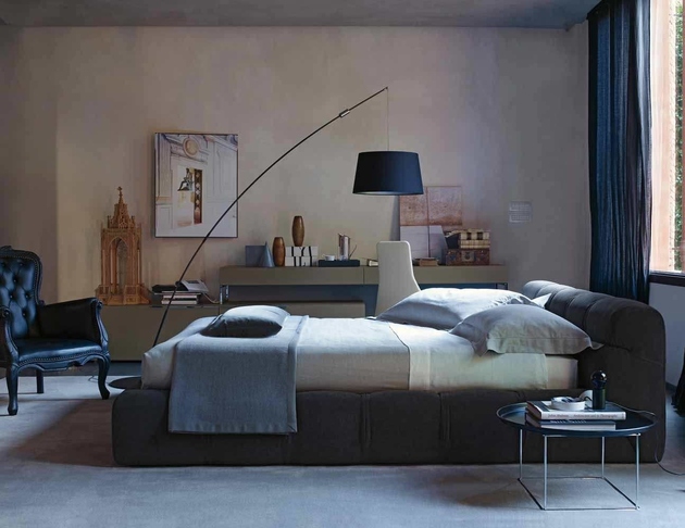 modern-bedroom-with-distressed-wall-tufty-bed-bb-italia.jpg