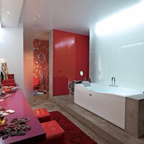 Bathroom Design Idea from Jacuzzi – Versa bath
