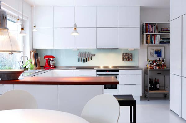 bright-white-kitchen-swedish-home-1.jpg