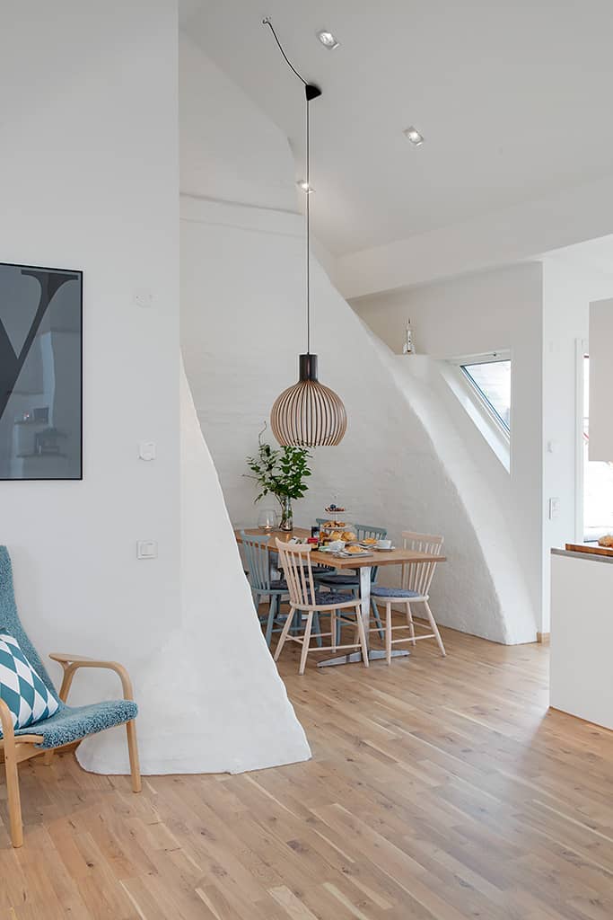 cozy apartment scandinavian style diningroom 1