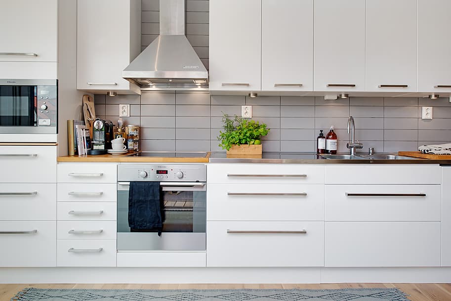 cozy-apartment-scandinavian-style-kitchen-front.jpg