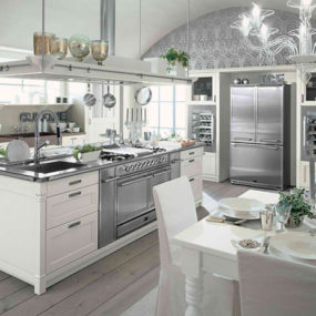Farmhouse Style Kitchen Interior by Minacciolo – English Mood